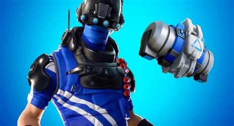 Fortnite PS4 players get free Carbon Commando skin pack - Game News