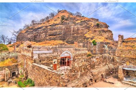 Devagiri Fort in Daulatabad - Maharashtra, India | Maharashtra, Fort ...