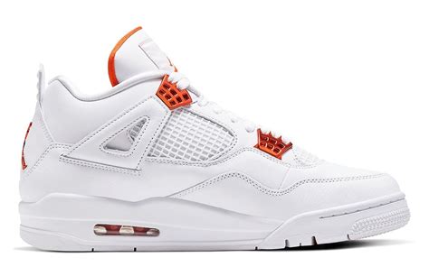 Official Looks // Air Jordan 4 "Orange Metallic" | HOUSE OF HEAT