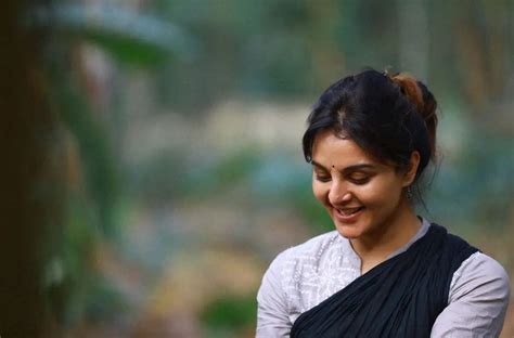 Manju Warrier Wallpapers