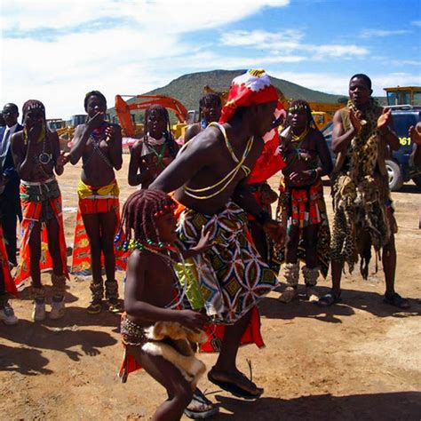 Traditional Clothing (Attire) Of Angola – Inspiration with Lois ...