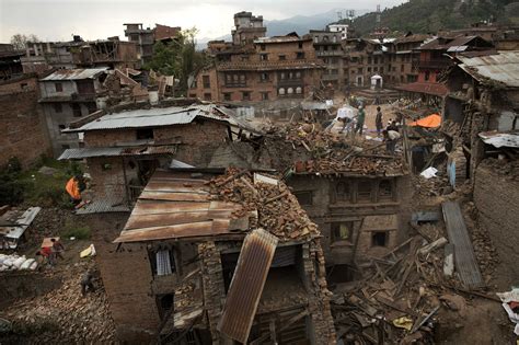 7.8 magnitude earthquake dismantles Nepal - The Maroon