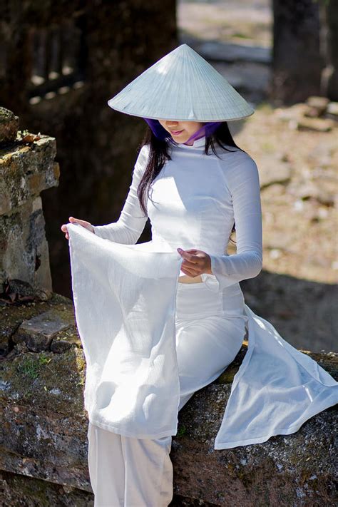 Vietnamese Young Women With Ao Dai In Old Town By Huynh Thu ...