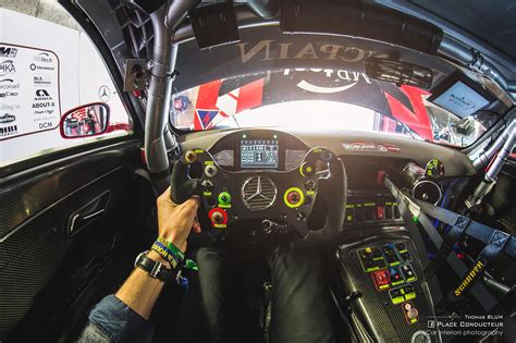 Mercedes AMG GT3 interior - [45263017][OC] via Classy Bro | Coloriage