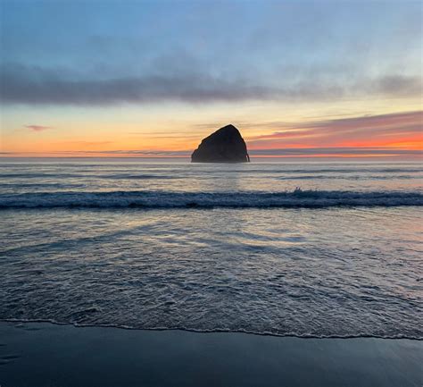 Cape Kiwanda: 10 Things to Do in Pacific City, Oregon - Uprooted Traveler