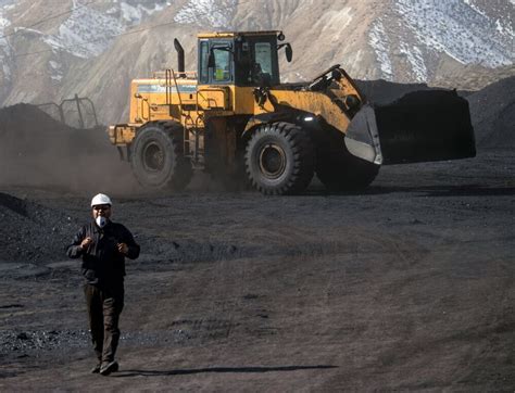 Coal extraction stands at 911,600 tons in 6 month - Tehran Times