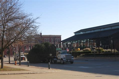 Vibrant Arena at THE MARK Continues its Holiday Tradition | WVIK, Quad ...