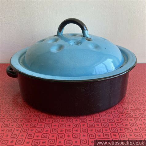 Blue Enamel Pan - RetroSpectro