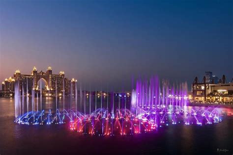 6 Stunning Images Of The World's Largest Fountain At The Pointe