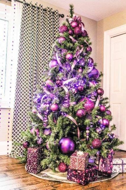 40 Refined Purple Christmas Decor Ideas - DigsDigs