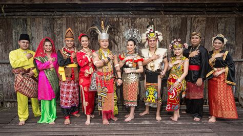 Melanau Sarawak Traditional Costume : Busana Melanau Melanau S ...