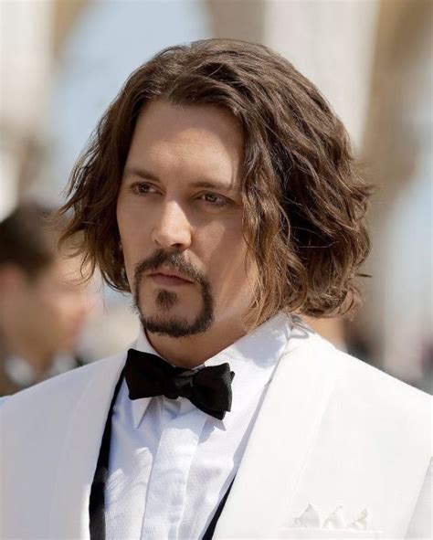 Johnny Depp | Wavy hair men, Curly hair men, Medium hair styles