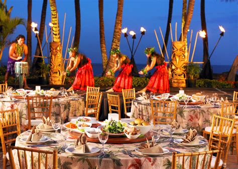 8 Hawaiian Christmas Party ideas in 2022 | hawaiian christmas, hawaiian ...