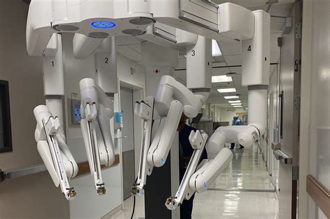 Surgical robots expand minimally invasive procedures available at USC ...