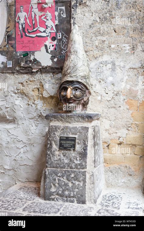 Statue of Pulcinella, Naples, Italy Stock Photo - Alamy