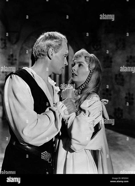 LAURENCE OLIVIER & JEAN SIMMONS HAMLET (1948 Stock Photo, Royalty Free ...