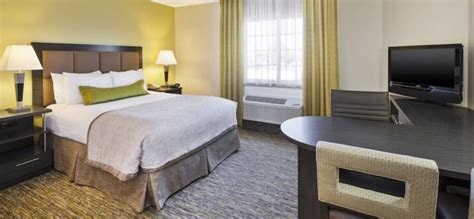 Top 10 Airport Hotels With Parking Near Indianapolis Airport (IND ...