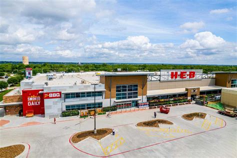 San Antonio H-E-B offering applicants $500 bonuses at career fair