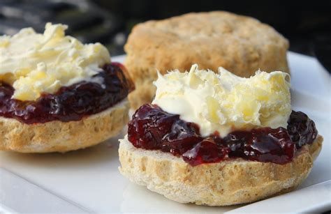 Satisfy Your Cravings With These Scrumptious Scones With Jam And Cream ...