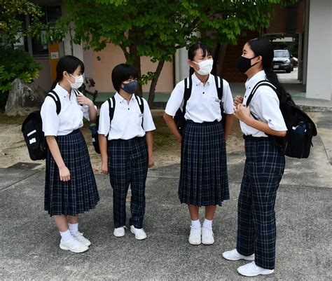 Hiroshima schools offer choice of skirts and pants to female students ...