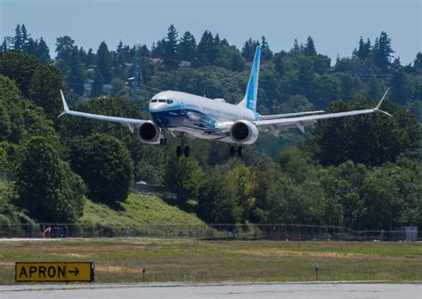 Boeing 737 Max 10 completes first flight - Source CNET Tech - iBSC ...