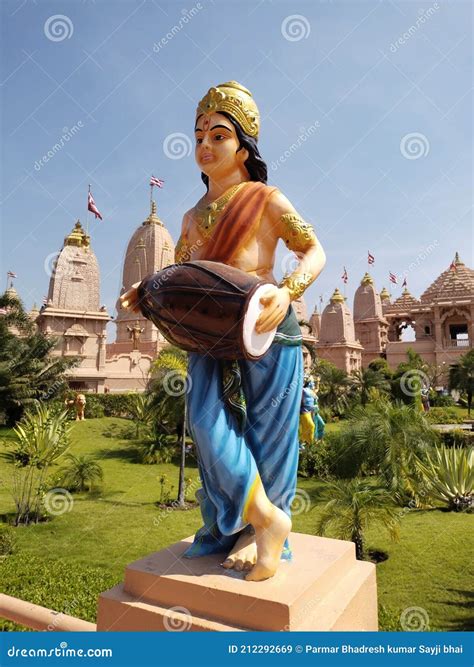 Idol& X27;s of Hindu Deities Stock Image - Image of statue, people ...