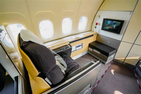 Lufthansa Boeing 747-8 First Class Review (Boston > Frankfurt)