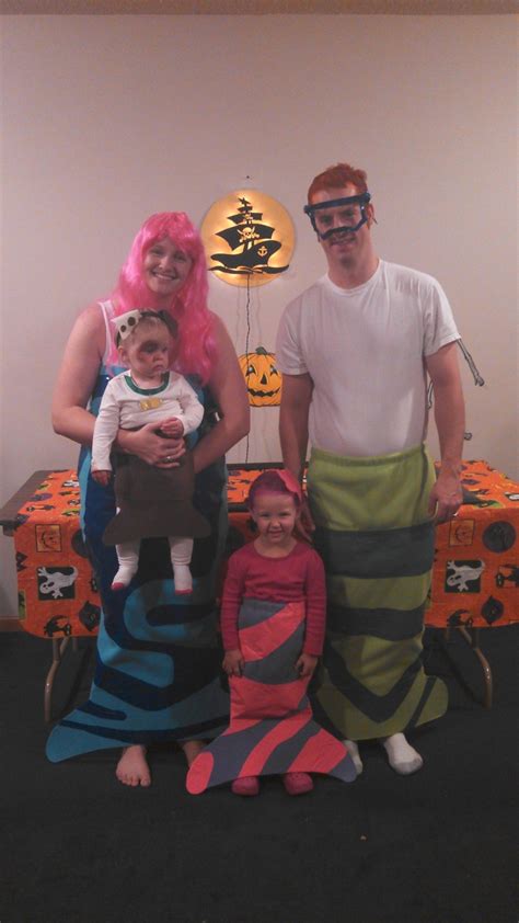 Pin by Hayley Prescott on Halloween Costumes | Family costumes, Bubble ...