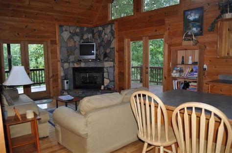 Creekside Hideaway Cabin Rentals