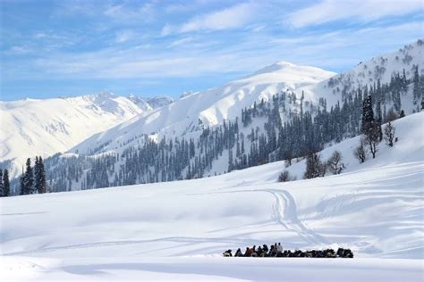 Gulmarg - Tourist Places & Top Things to Do in 2024