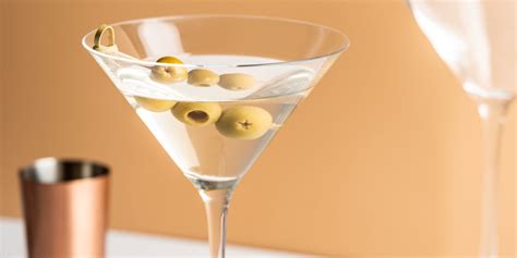 How To Make A Classic Vodka Martini Without Any Fuss