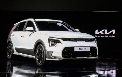 Preview: 2023 Kia Niro takes on bold look, sticks to multi-powertrain ...