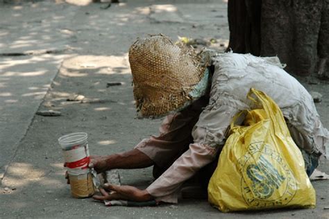 90% of beggars arrested abroad belong to Pakistan: Report - BreezyScroll