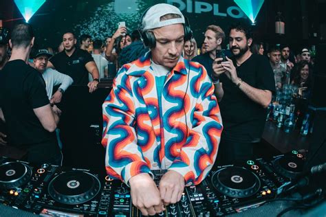 Diplo’s ‘super committed’ fans line up for DJ’s early morning set ...