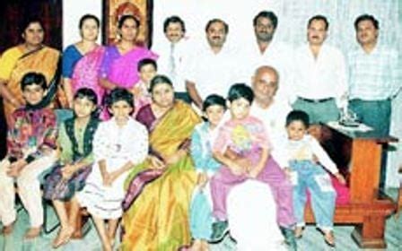 H. D. Kumaraswamy Age, Wife, Children, Family, Biography, Facts & More ...