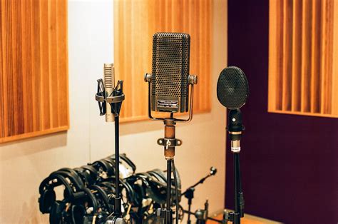 Studio Recording vs Live Performance: The Key Differences - Kore Studios