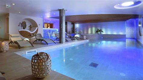 Top 10 Luxury Hotels with a Swimming Pool and Spa in France ...