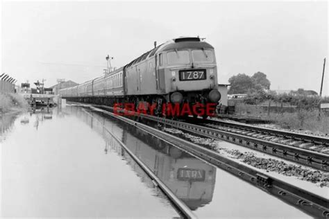 PHOTO CLASS 47 Loc At Thatcham Floods May 1971 £2.80 - PicClick UK