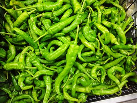 Green chili peppers (Cheong-gochu) - Korean cooking ingredients ...