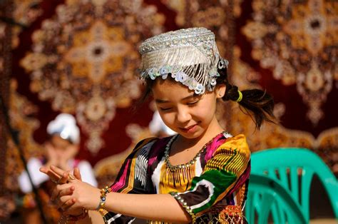 Traditional Uzbek dance