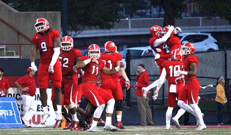 YSU Football Prepares for Playoff Run - The Jambar