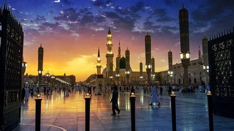 Download Prophet's Mosque Plaza Crowd Madina Wallpaper | Wallpapers.com