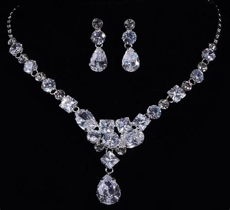 Diamond Necklace and Earring Women Jewelry Set | Expensive jewelry ...