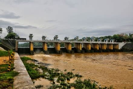 Polgolla Barrage Erroneously Known Polgolla Dam Editorial Stock Photo ...