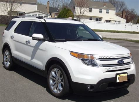 2011 Ford Explorer: Oil Type, Capacity, Change Intervals