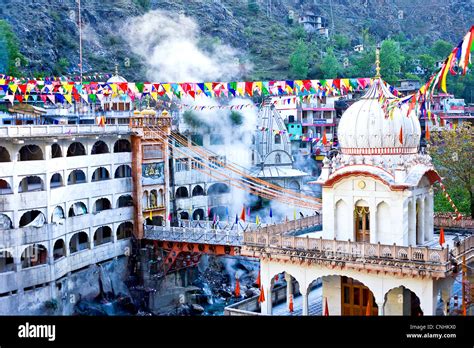 Sikh Gurudwara at Manikaran, Parvati valley , India Stock Photo - Alamy