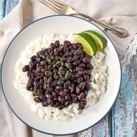 Quick Cuban Style Black Beans - Cook2eatwell