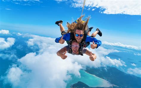 Skydiving In Cairns - Adventure Guide With Tips, Reviews & More!