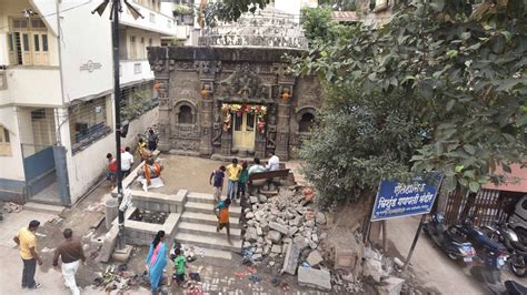 An ancient Ganesh temple nestled quietly in Pune’s bustling Somwar Peth ...