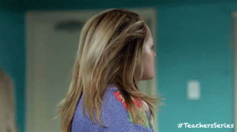 Bennigan Head Turn GIF - TeachersSeries TeachersSeriesGIFs - Discover ...